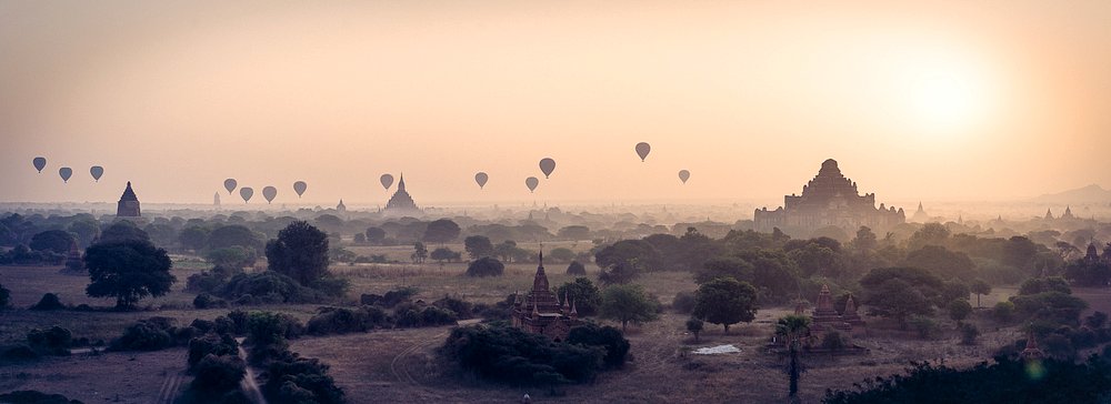 Sunrise over Bagan 