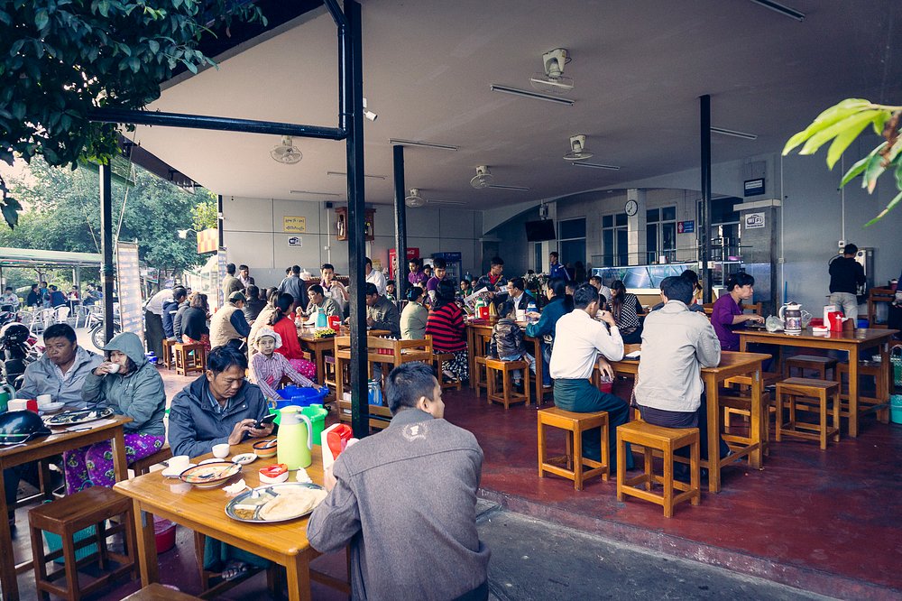 Breakfast in Naypyidaw 